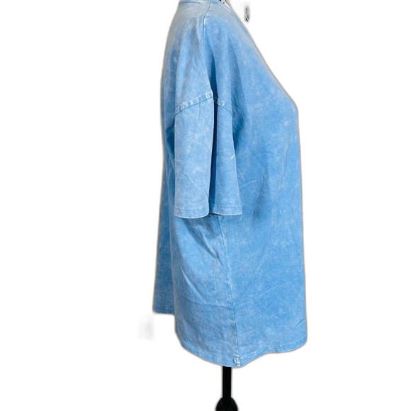 7 for all mankind  light blue tee women  distressed front pocket tee size M boho - Picture 6 of 13